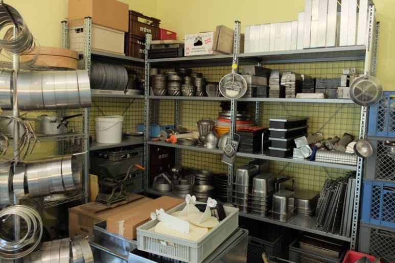 Geschirrlager / Backen mit Dir