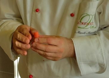 Rosen aus Marzipan / Michael Mantl-Mussak / BackenMitDir.at